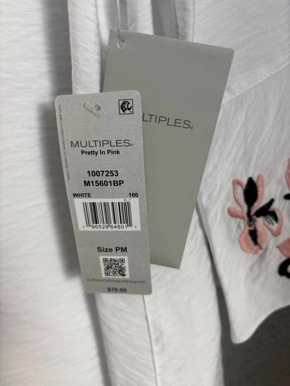 Multiples White Button-Up Blouse W/ Embroidered Floral Sleeves Size PM NWT's - Picture 7 of 8